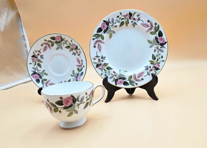 Collectible Wedgwood Bone China, Hathaway Rose trio