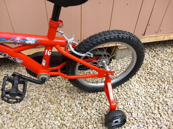 Kids pirates  bike size 16 inch wheels