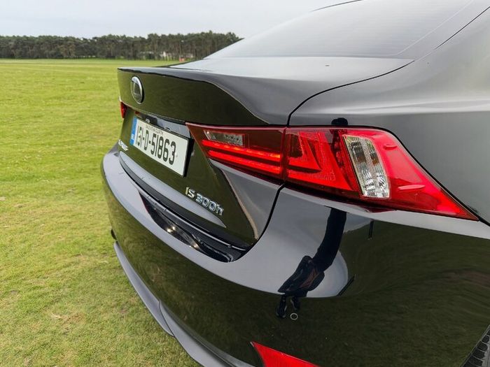 Lexus IS 300H