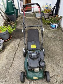 lawnmower self driver 2 and half years old in very good condition