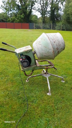 Cement Mixer...With Stand..240V