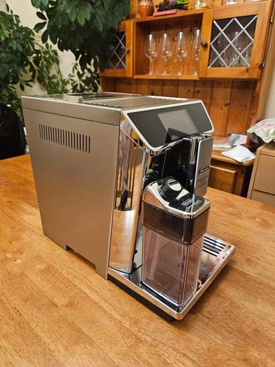 De'Longhi Primadonna Elite Experience Premium Coffee Machine