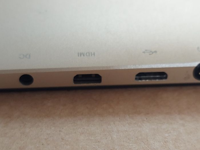 oBook 10, 64 GB, Excellent Cosmetic Condition, not powering on, being sold for parts or repair