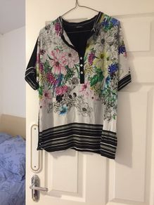 Ladies pretty top