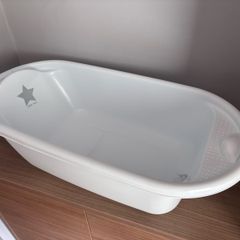 White baby bath