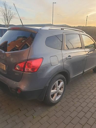 Nissan Qashqai+2 2010