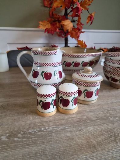 Nicholas Moss Apple collection
