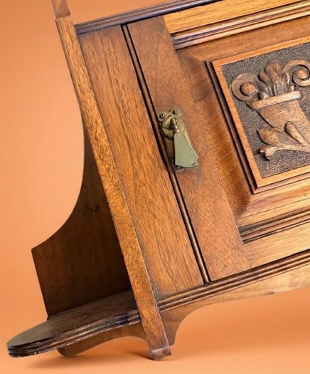 Edwardian Arts and Crafts Oak Hanging Wall Cabinet