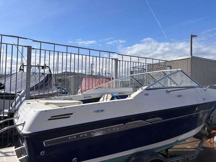 6 Seater Bowrider w Trailer