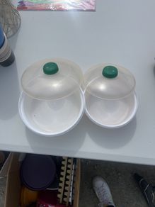 2x microwavable containers