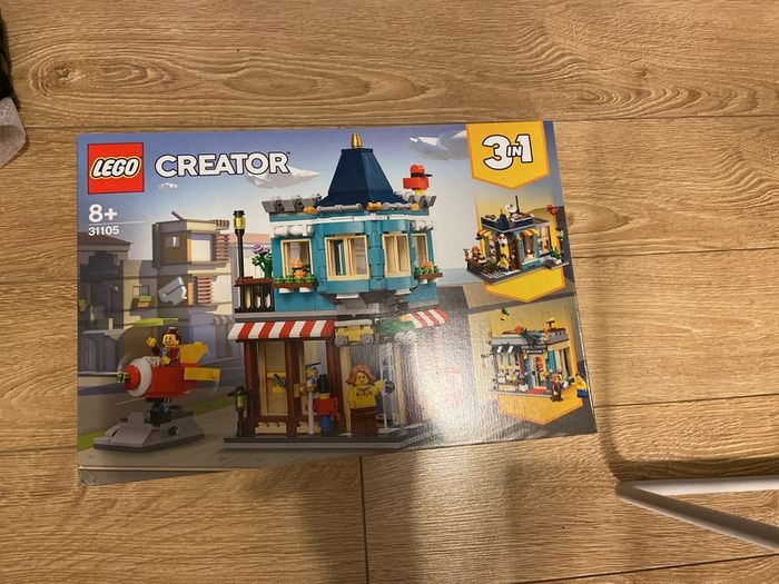 Lego 31105 - Townhouse Toy Store