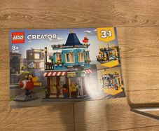 Lego 31105 - Townhouse Toy Store
