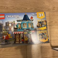 Lego 31105 - Townhouse Toy Store