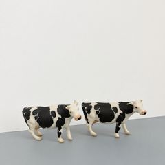 2 x Vintage Siku Holstein Friesian Cows - 1:87 Model Scale Farm Cow Toy