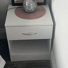 Bedside lockers