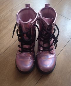 Girls boots