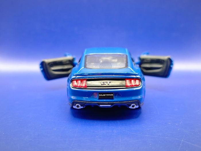 Kinsmart 2015 Ford Mustang GT, new, mint.