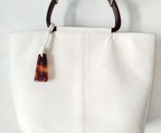 Chanel white calfskin leather tote with tortoiseshell handles 650 euro