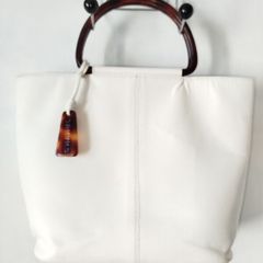 Chanel white calfskin leather tote with tortoiseshell handles 650 euro