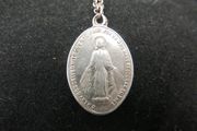 Vintage Sterling Silver 925 Virgin Mary  Medal Necklace - Religious Christian Silver Gift Pendant for Men and Women - Catholic Gift 9.0g length 18"