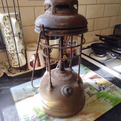 Antique tilly lamp