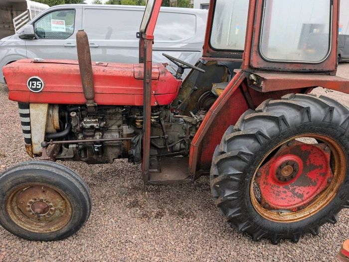 135 Massey Ferguson