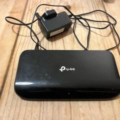 8-Port Gigabit Desktop Switch & 2 Cat5 Ethernet cables