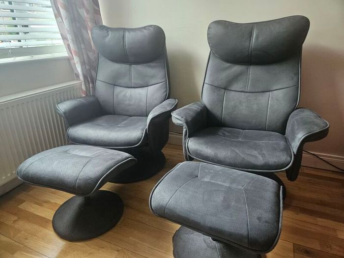 Recliner chairs