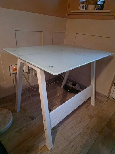 Glass desk table