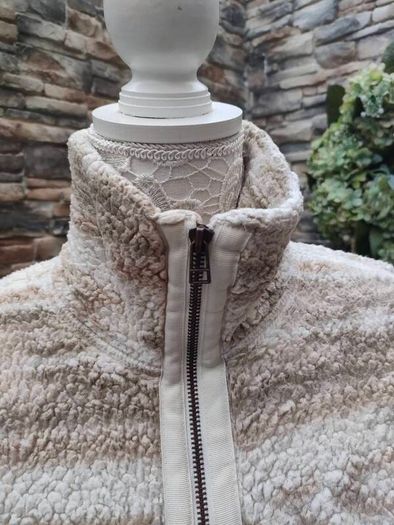 old navy cream Beige full zip borg fleece Xs S