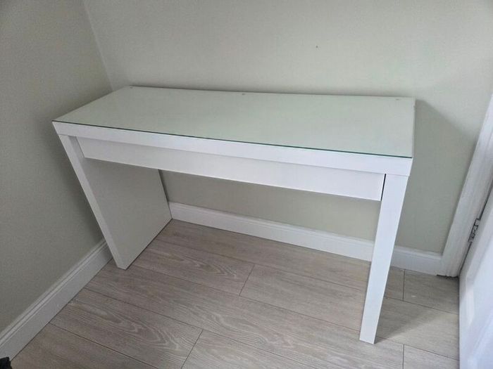ikea make up table