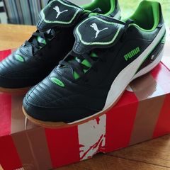 Puma King Esito Astro/Indoor football boots