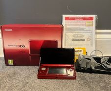 Nintendo 3DS Metallic Red (Complete in Box / Very Good Condition)