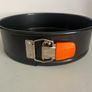 Pyrex, Wilton & Le Creuset tins Image 7