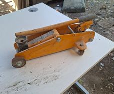 Car jack