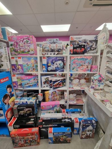 Retail stock Girls accessories