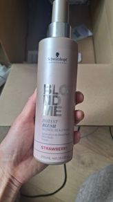 Schwarzkopf BlondMe Instant Blush - Strawberry 250ml