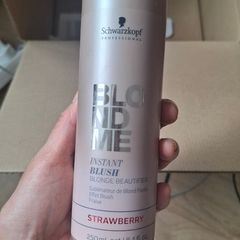 Schwarzkopf BlondMe Instant Blush - Strawberry 250ml
