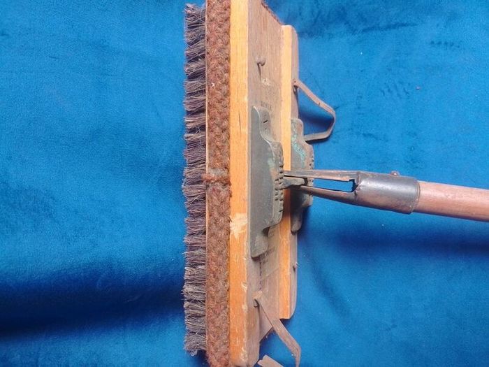1920 Vintage Antique British "Ronuk" Heavyweight Floor Polishing Brush