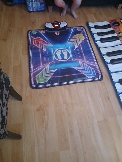 Dance mat and piano
