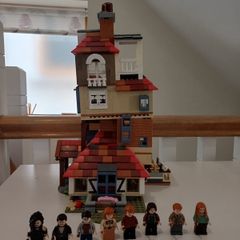 Lego Harry Potter Attack on The Burrow 75980