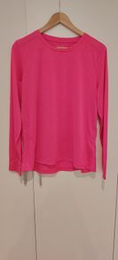 Women's jogging blouse.