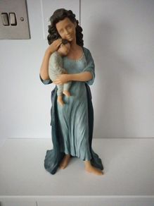 Chloe -Genesis  Homeward Bound.  Limited Edition. . Collectable  Piece.