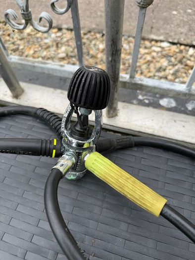 scuba diving regulator sets x2