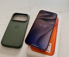 iPhone 17 Pro - Orange 256GB Unlocked