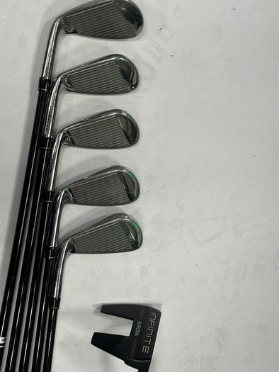 Ladies Wilson Aurora Golf Club Set