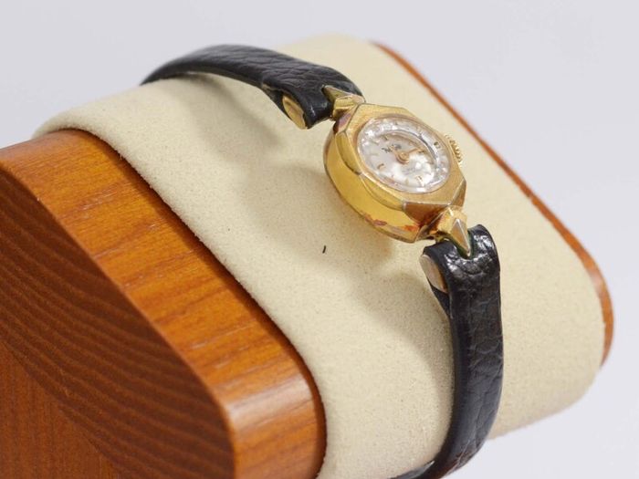 Vintage Ladies Swiss Gold Mechanical Watch