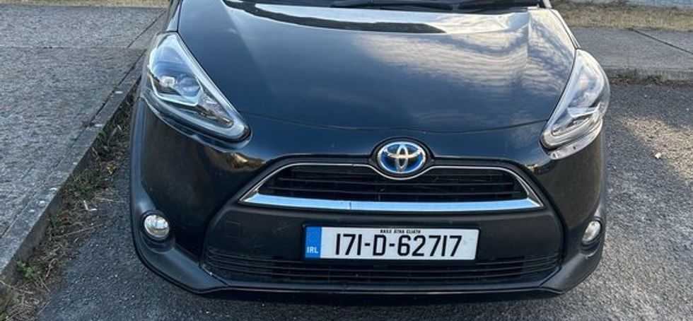 Toyota Sienta 2017