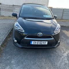 Toyota Sienta 2017