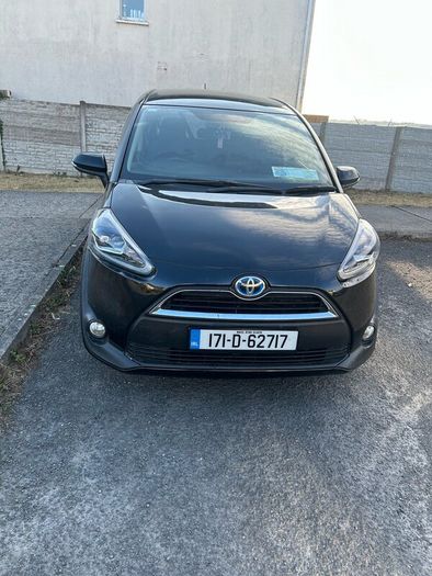 Toyota Sienta 2017